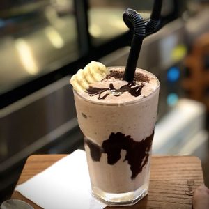 Chocolate banana shake